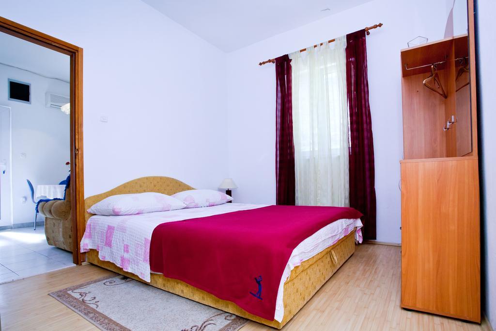 Apartments Flora Сплит Экстерьер фото